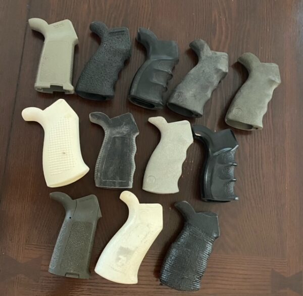 Lot of 12 Grips